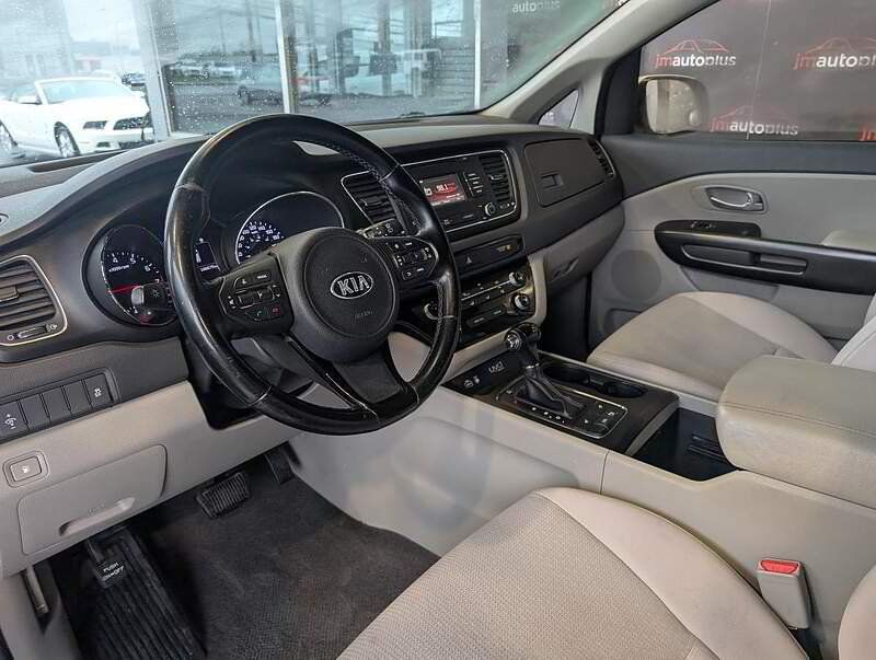 Kia Sedona 2016 - Thumbnail 14