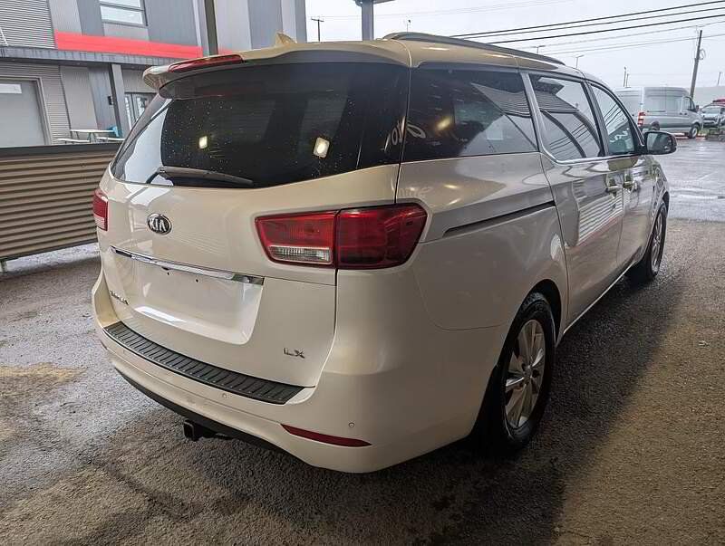 Kia Sedona 2016 - Thumbnail 7