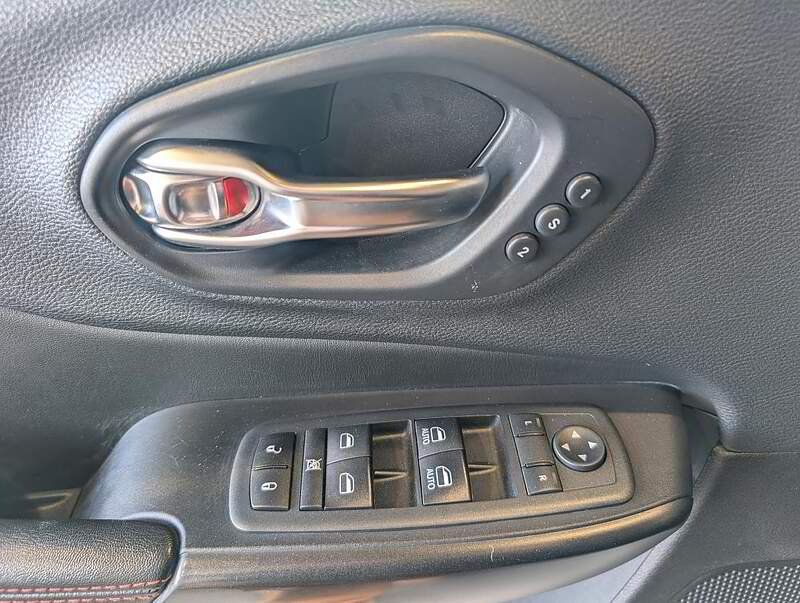 Jeep Cherokee 2020 - Thumbnail 18