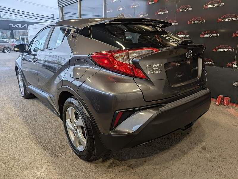 Toyota C HR 2018 - Thumbnail 11