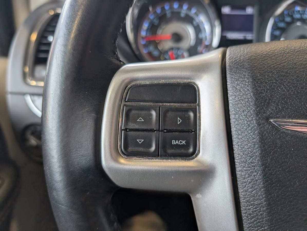 Chrysler Town & Country 2015 - Thumbnail 18