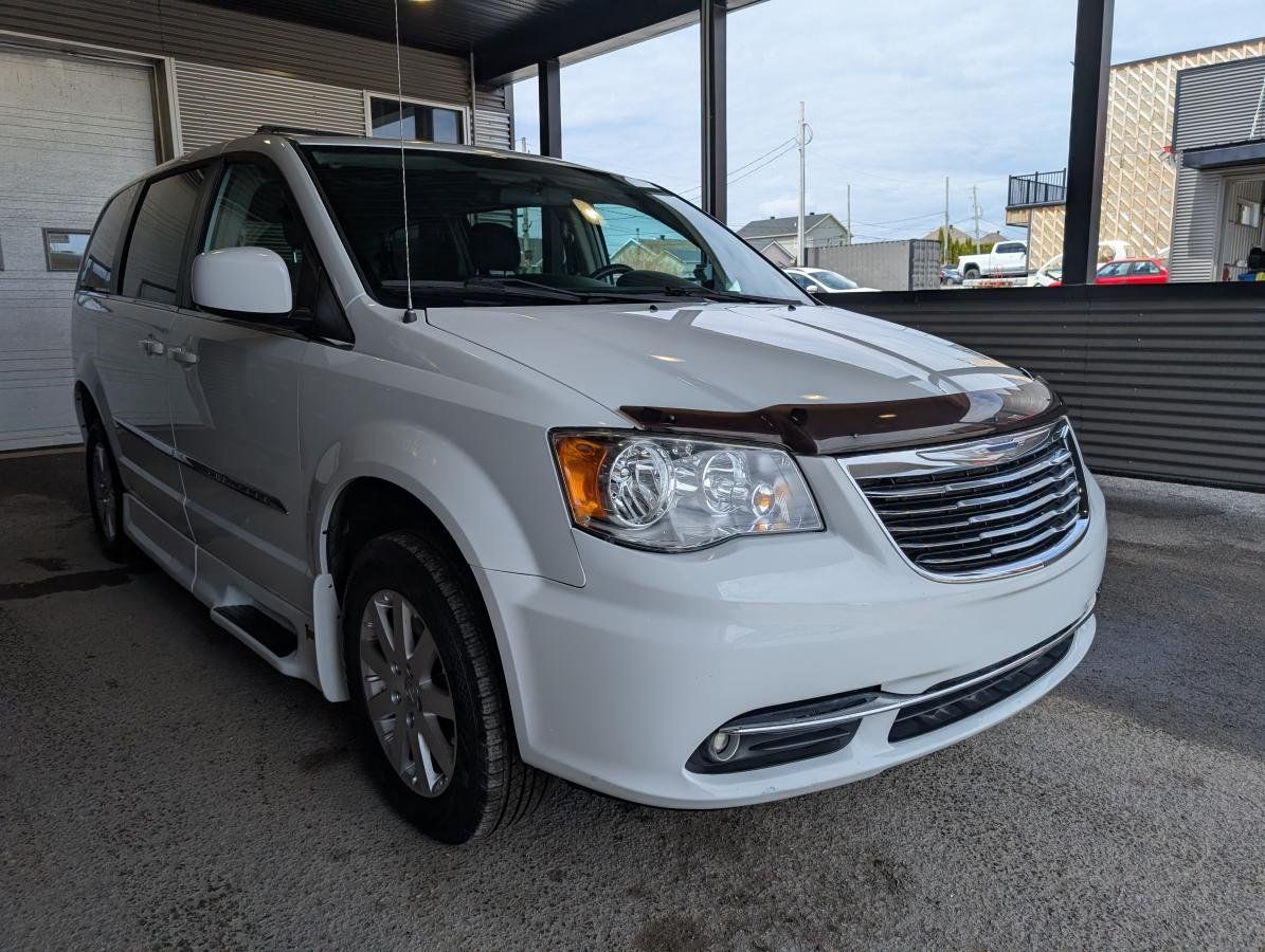 Chrysler Town & Country 2015 - Thumbnail 5