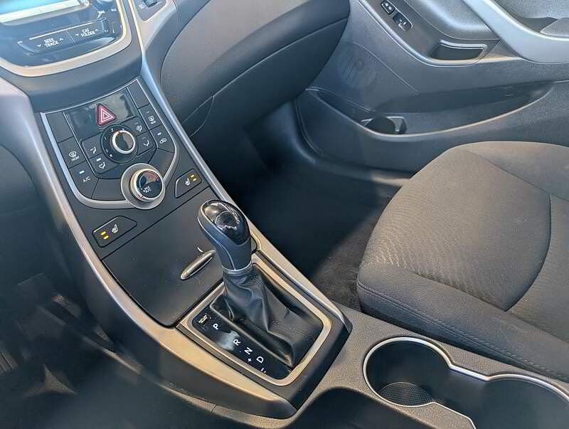 Hyundai Elantra 2016 - Thumbnail 24