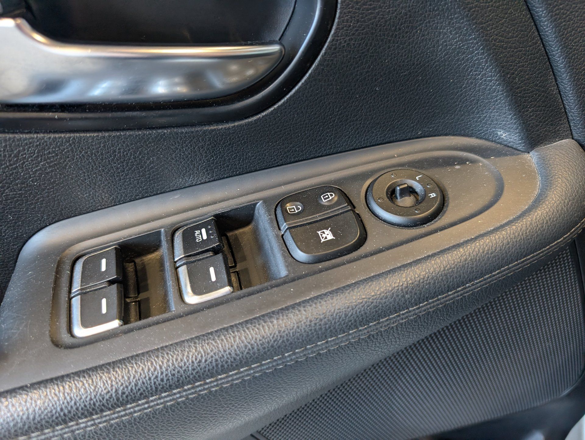 Kia Rondo 2015 - Thumbnail 15