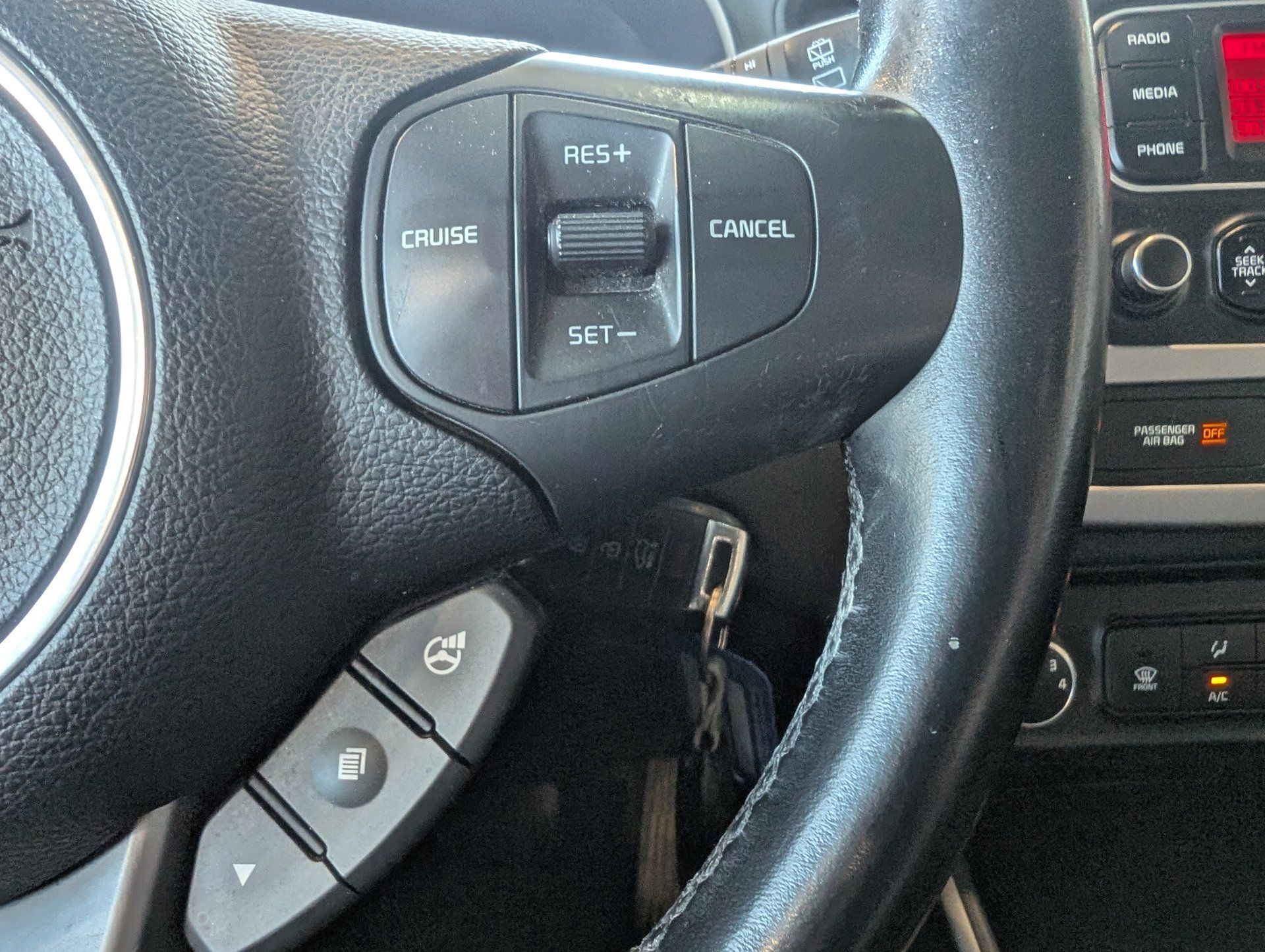 Kia Rondo 2015 - Thumbnail 18