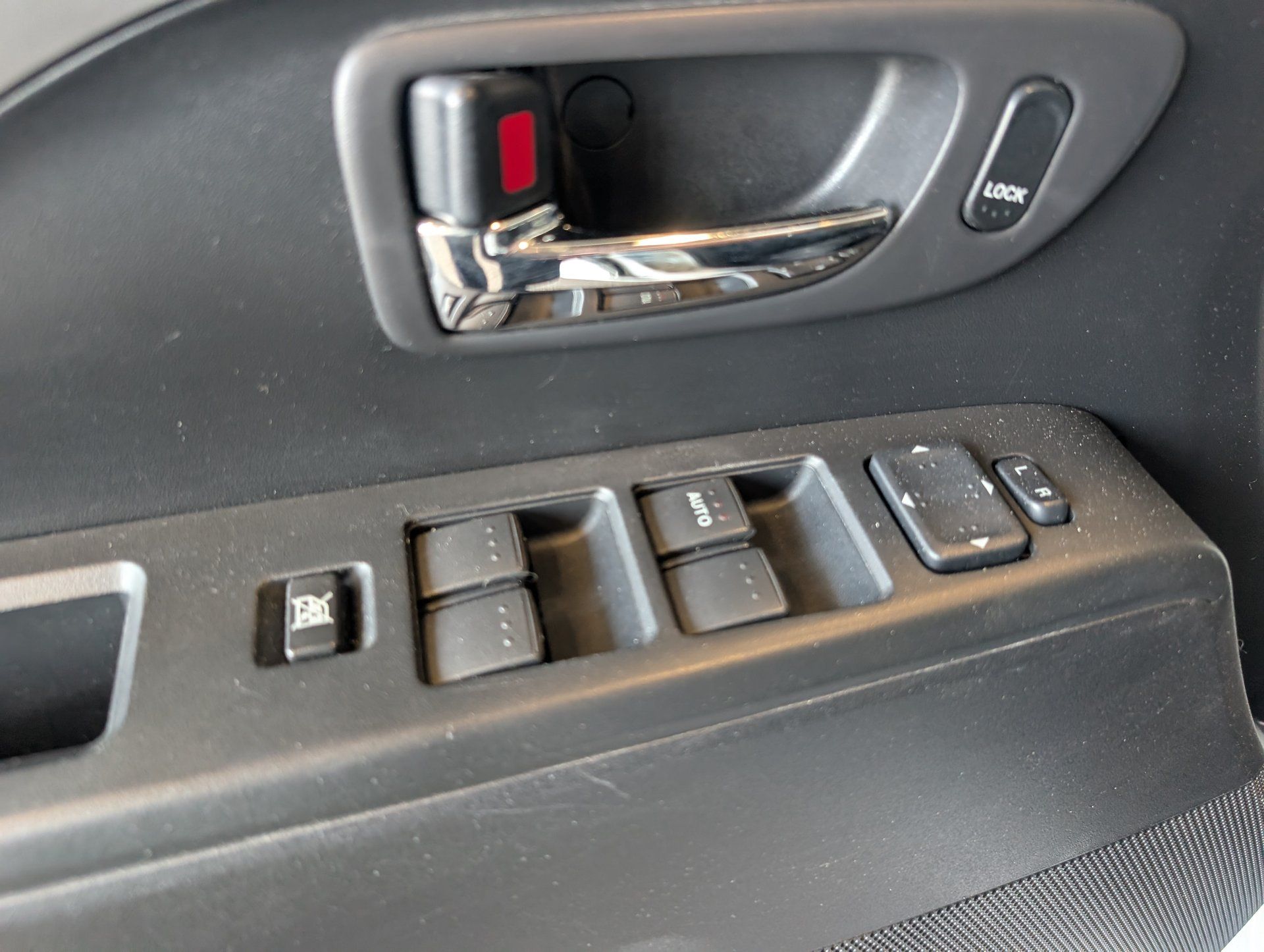 Mazda Mazda5 2014 - Thumbnail 9