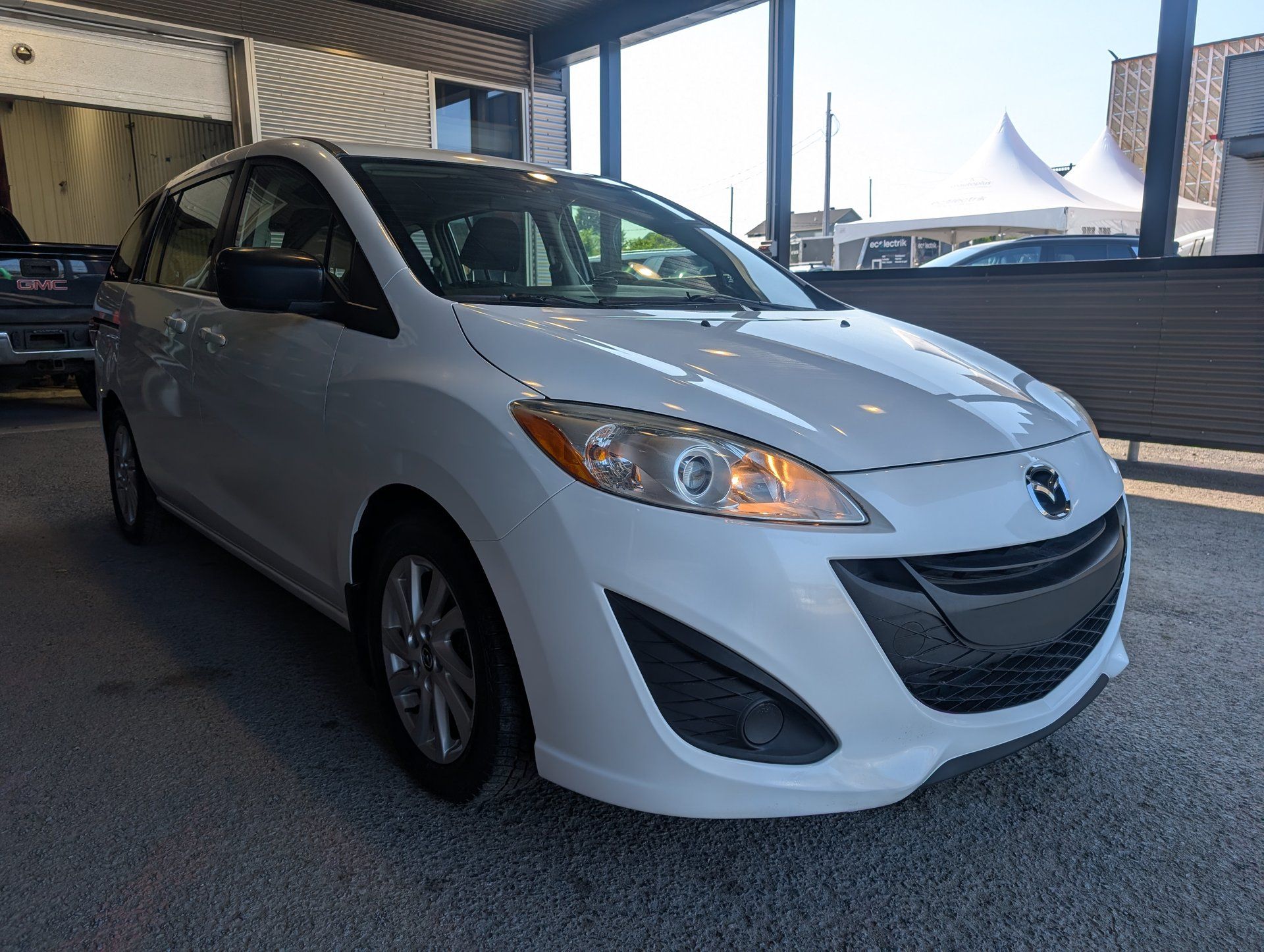 Mazda Mazda5 2014 - Thumbnail 3