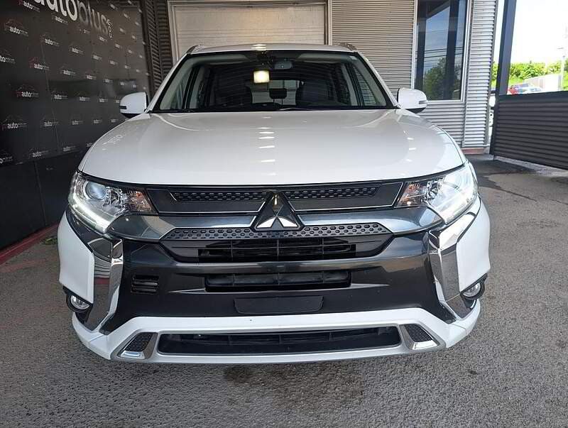 Mitsubishi Outlander PHEV 2022 - Thumbnail 3