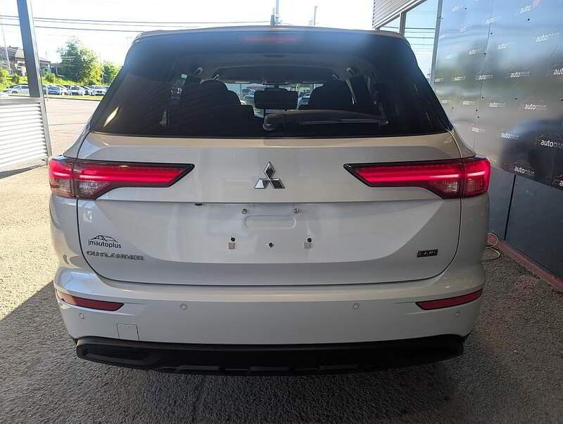 Mitsubishi Outlander 2023 - Thumbnail 9