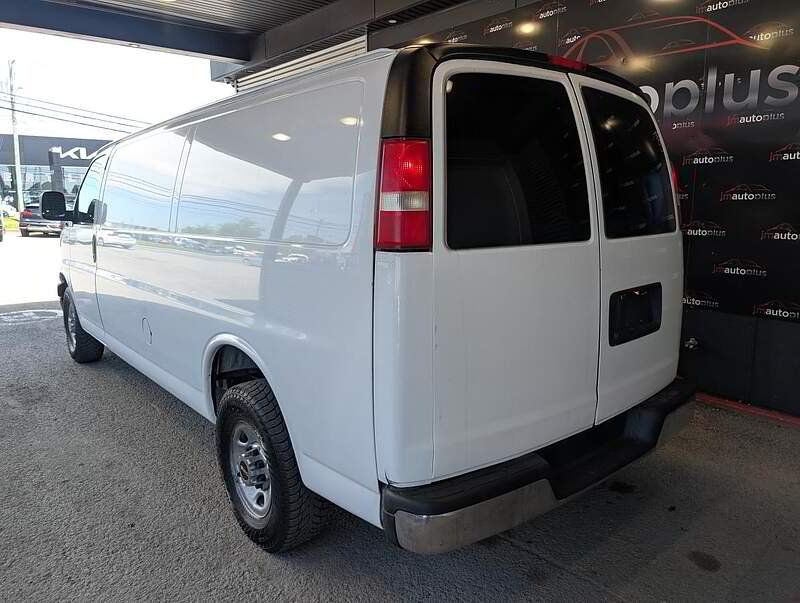 GMC Savana 2012 - Thumbnail 11