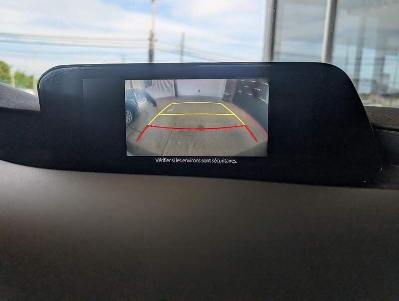 Mazda Mazda3 2019 - Thumbnail 24