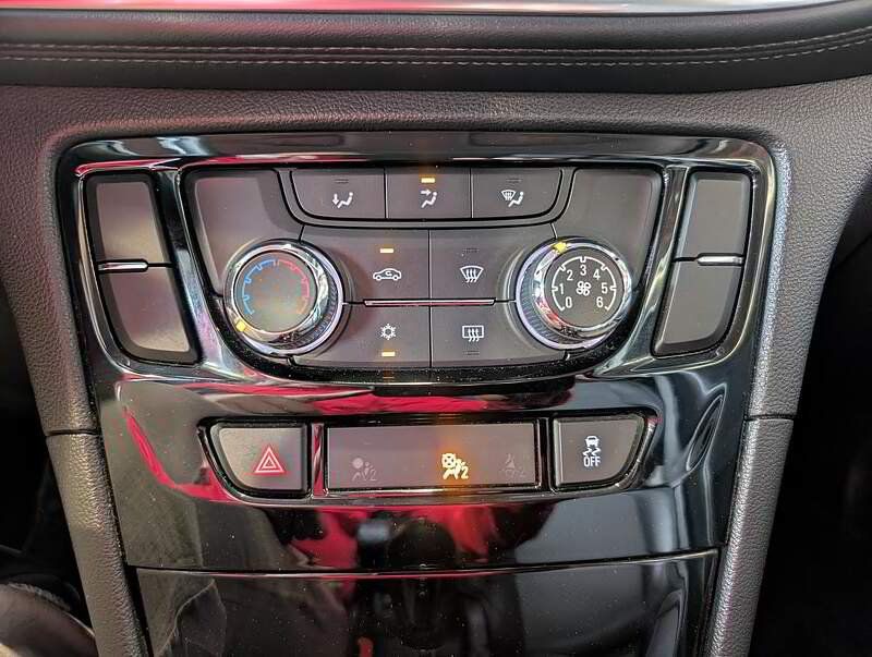 Buick Encore 2017 - Thumbnail 25