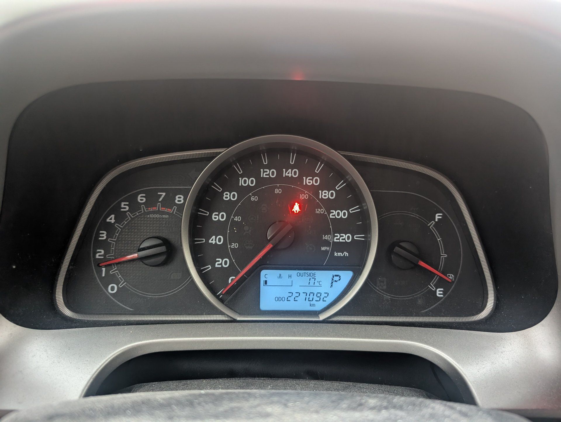 Toyota RAV4 2015 - Thumbnail 3