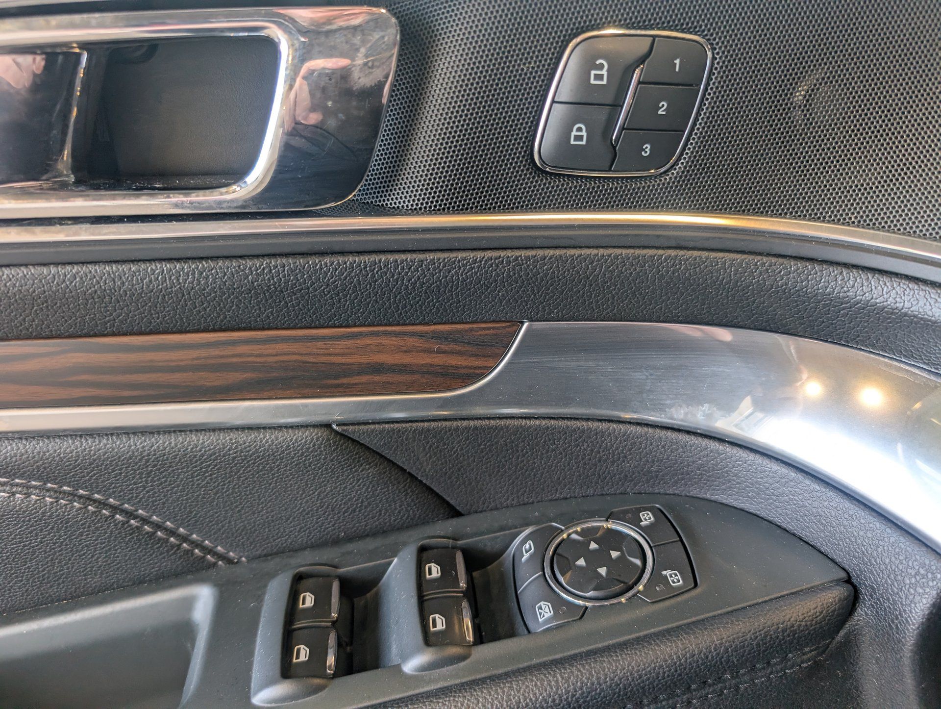 Ford Explorer 2019 - Thumbnail 18