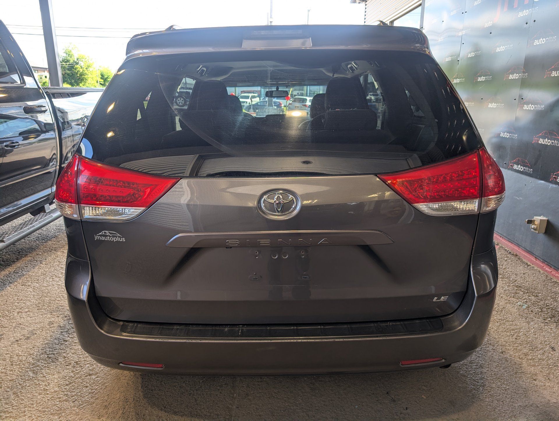 Toyota Sienna 2011 - Thumbnail 9