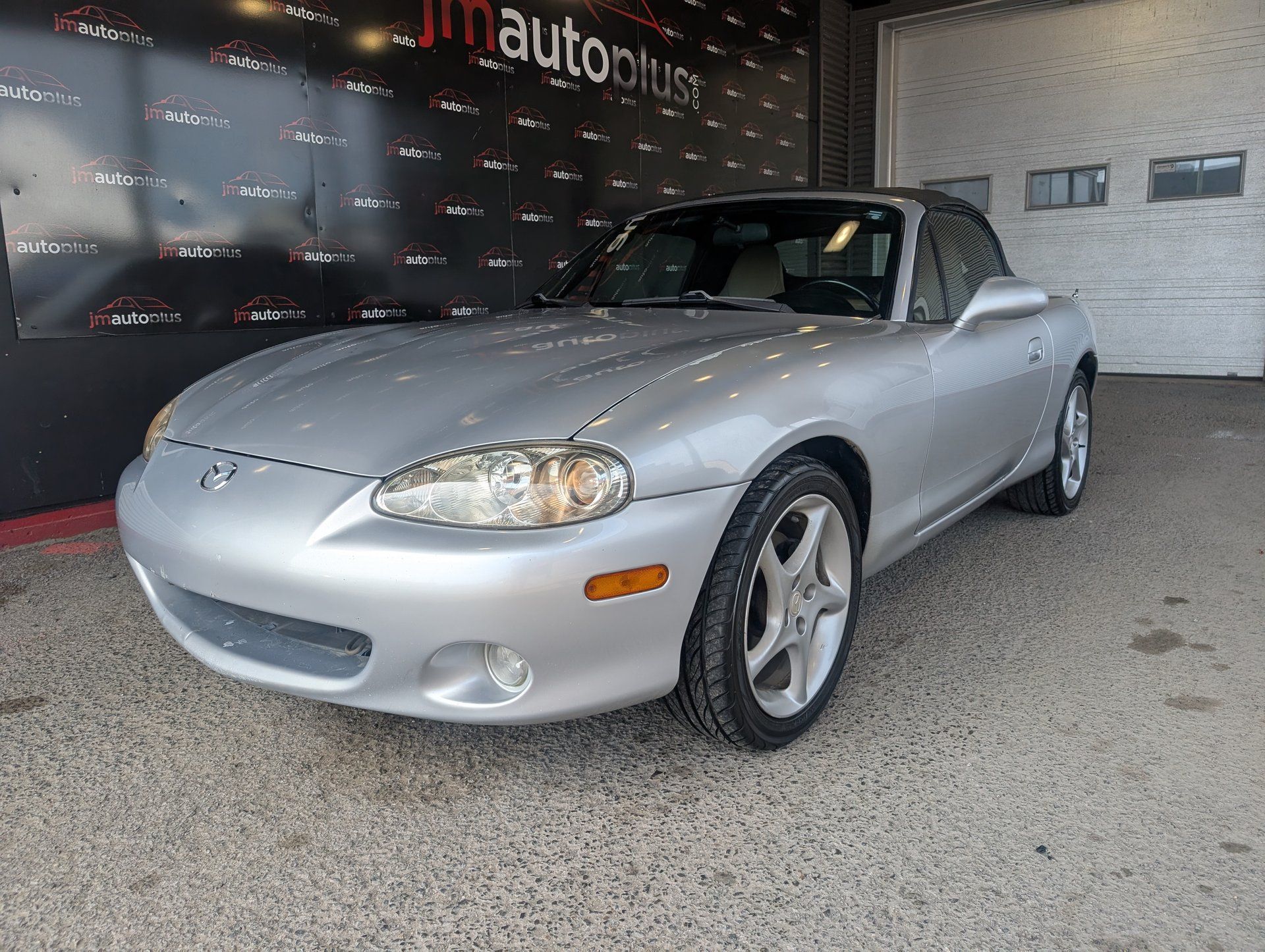 Mazda MX-5 Miata 2002 - Thumbnail 1