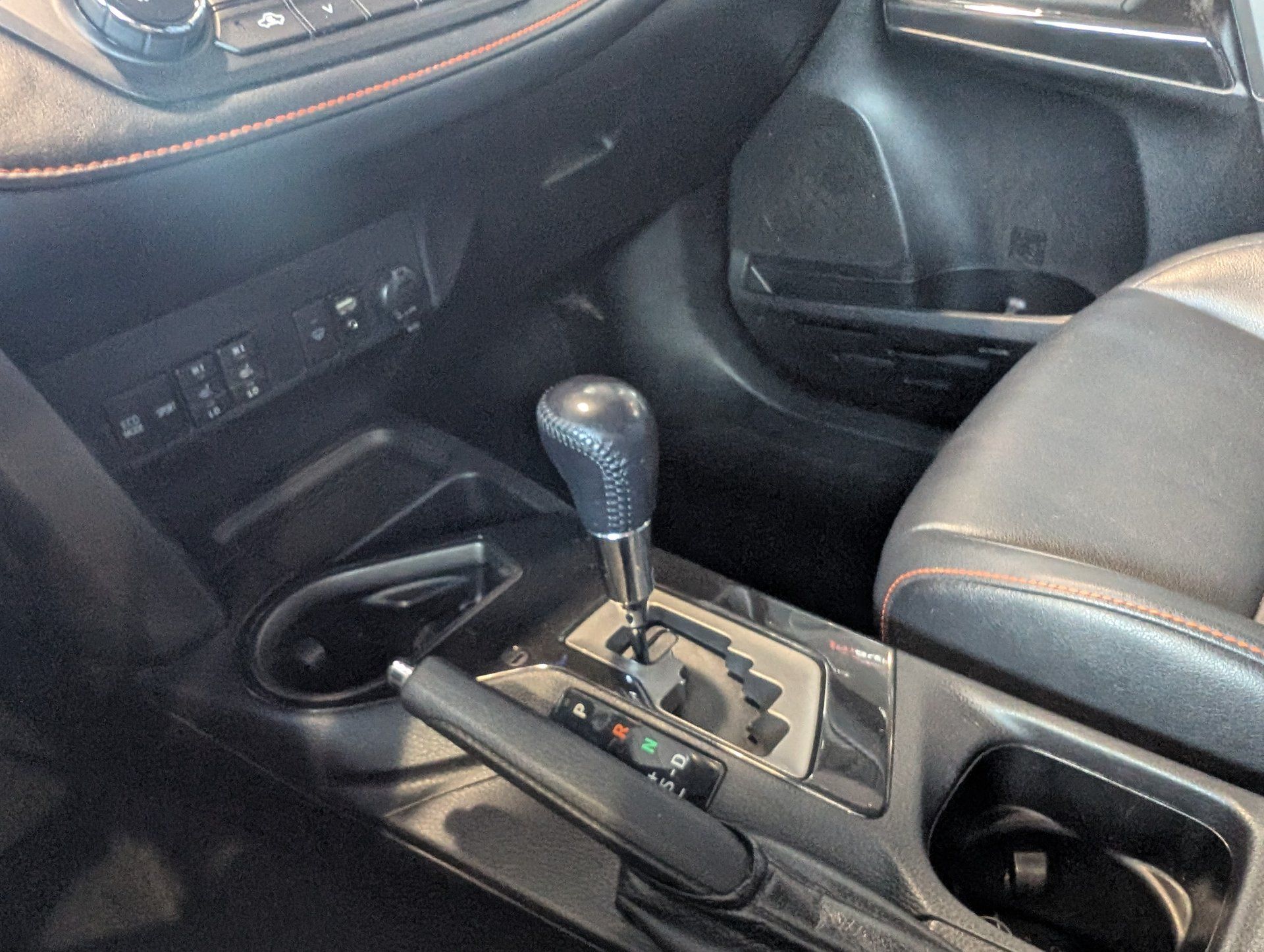Toyota RAV4 2017 - Thumbnail 28
