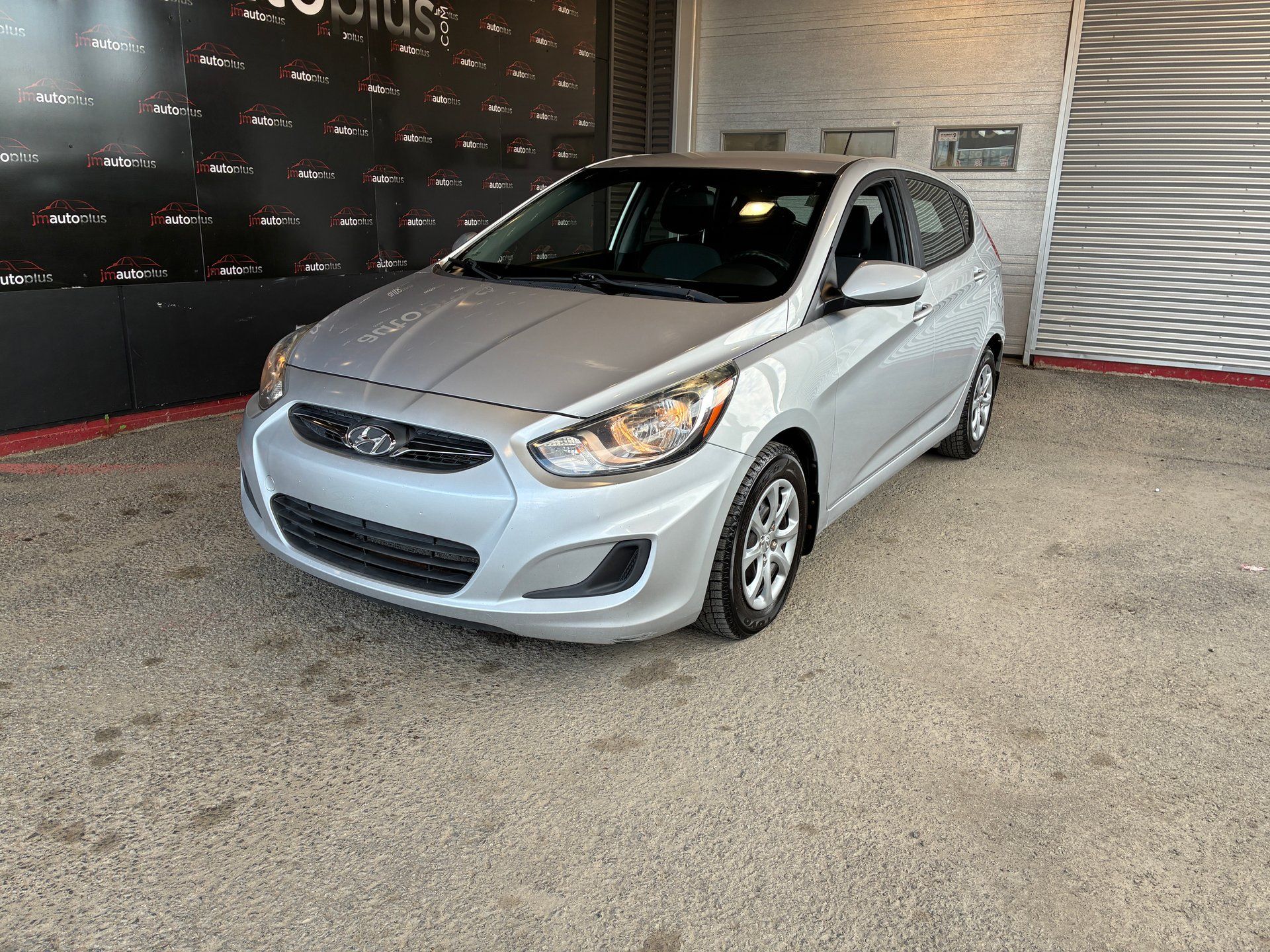 Hyundai Accent 2014 - Thumbnail 1