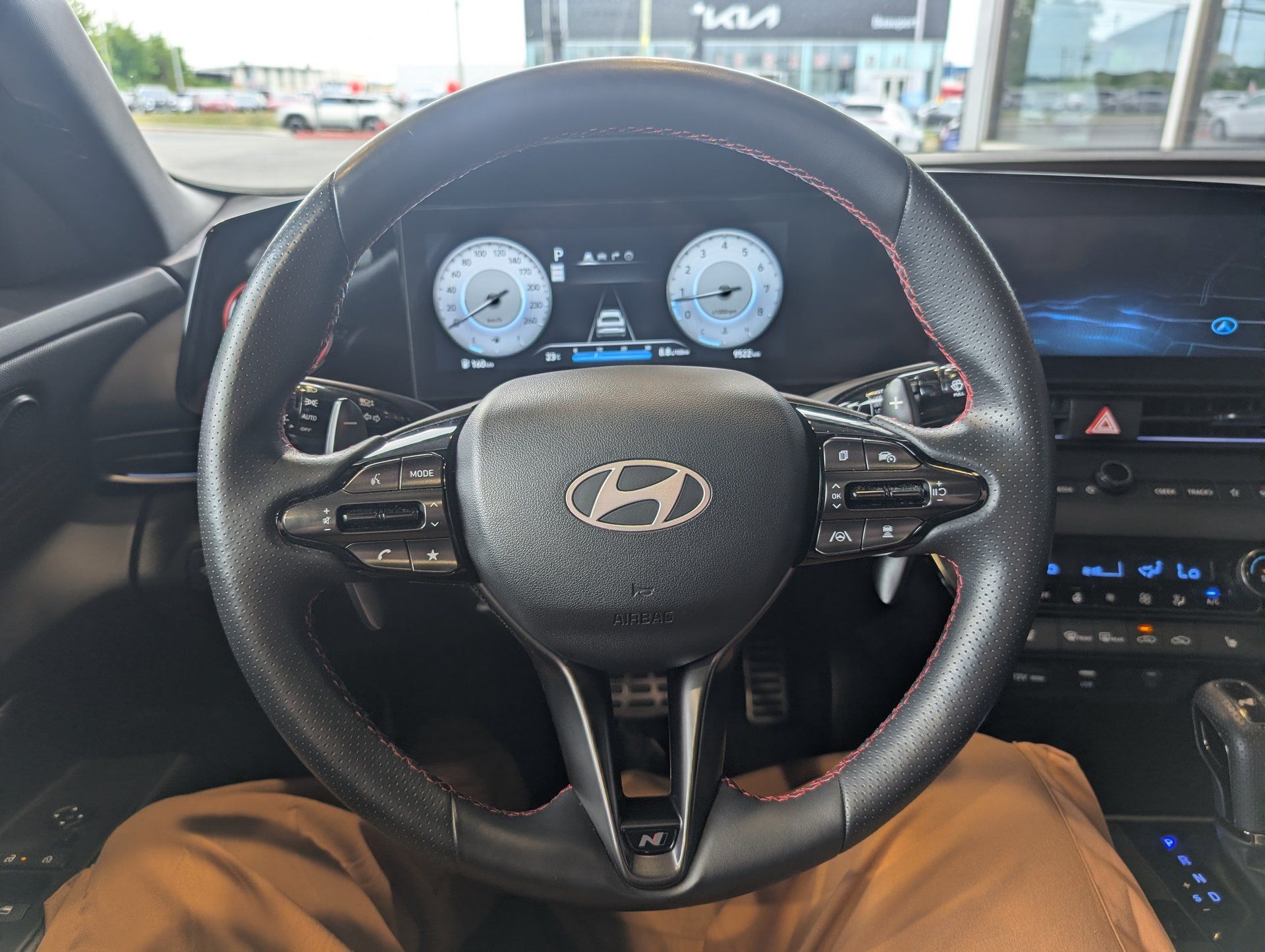 Hyundai Elantra 2024 - Thumbnail 19