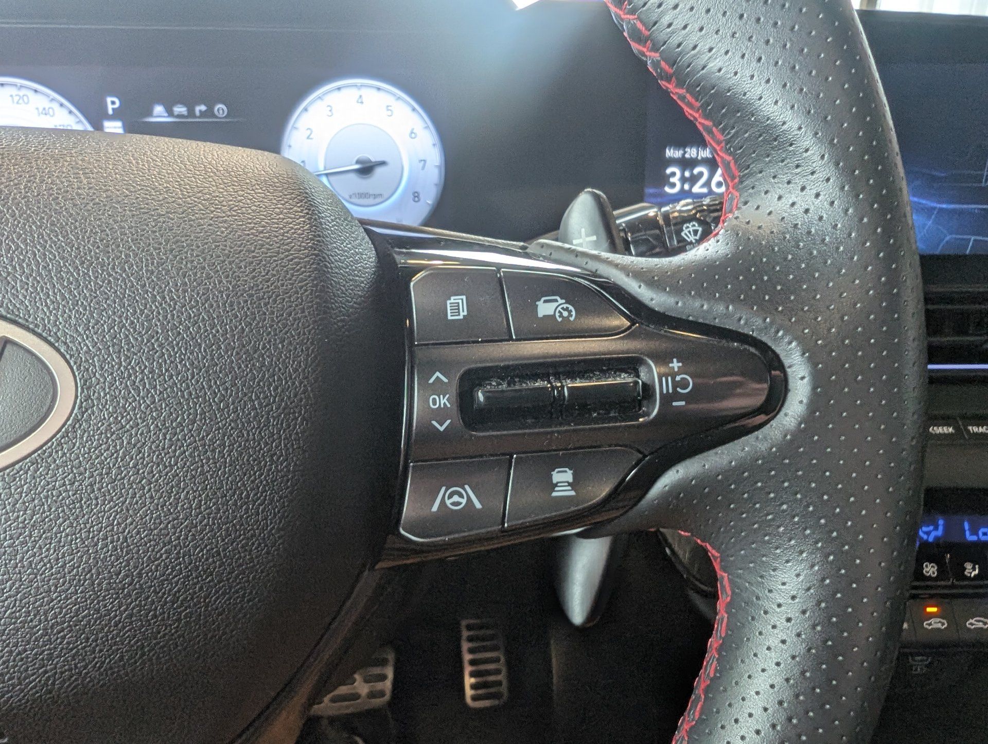 Hyundai Elantra 2024 - Thumbnail 21