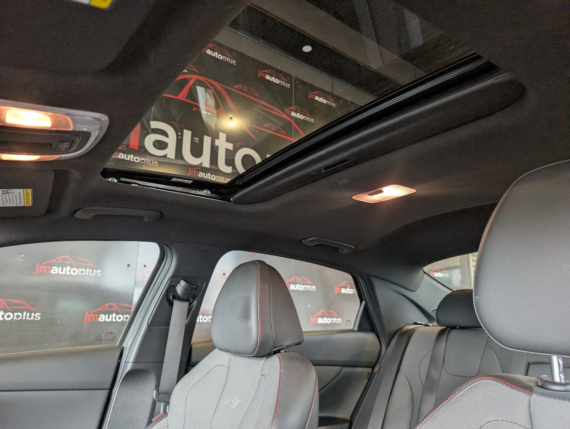 Hyundai Elantra 2024 - Thumbnail 16