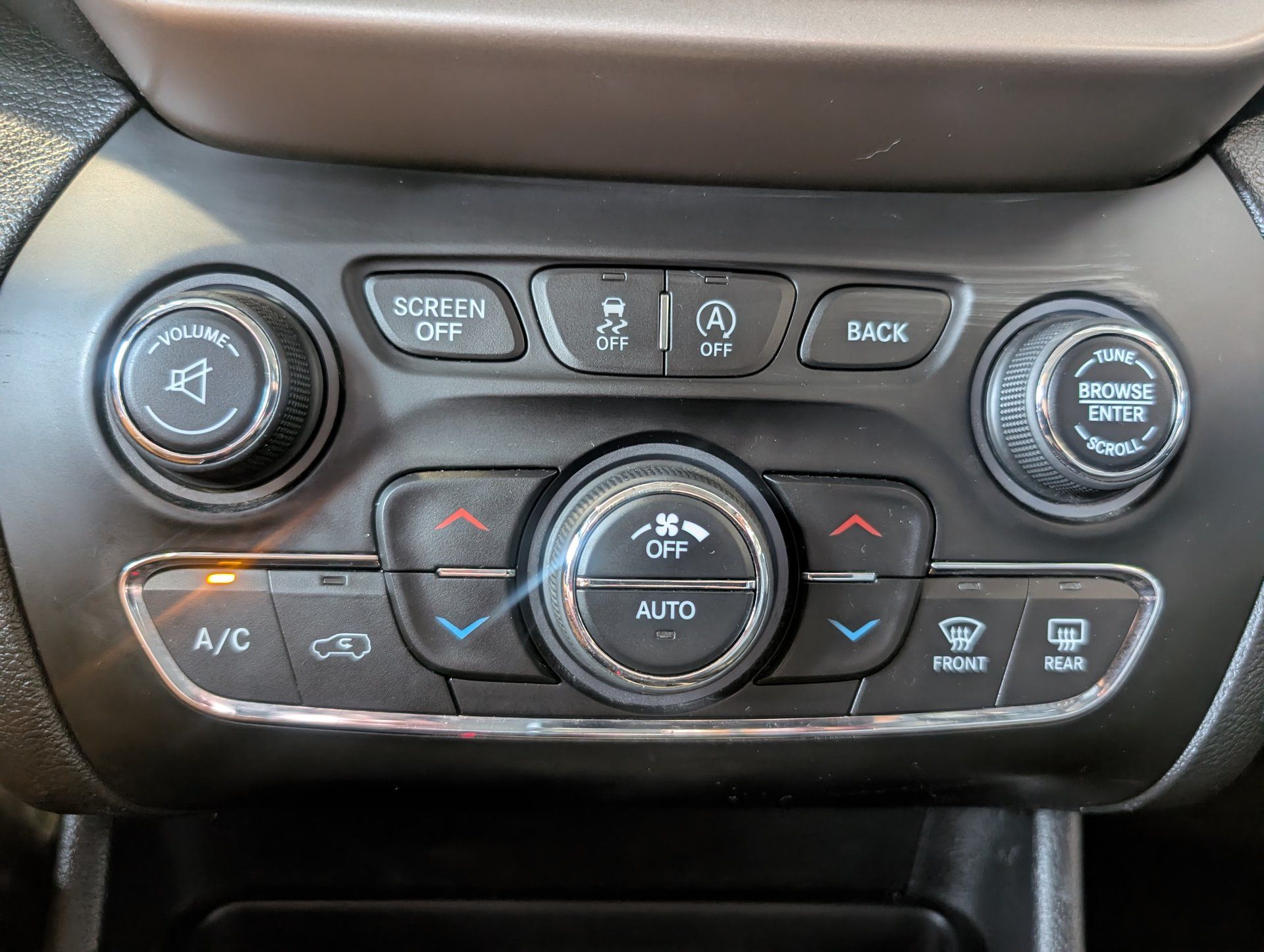 Jeep Cherokee 2018 - Thumbnail 25