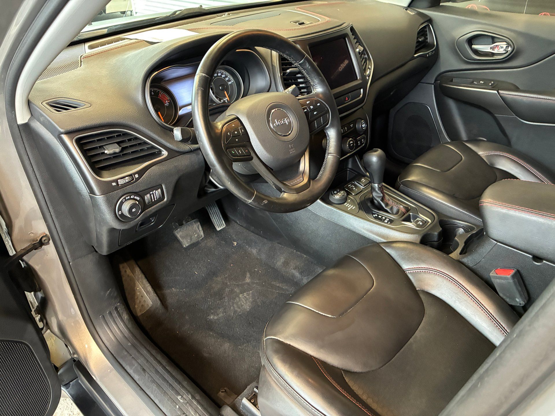 Jeep Cherokee 2019 - Thumbnail 11
