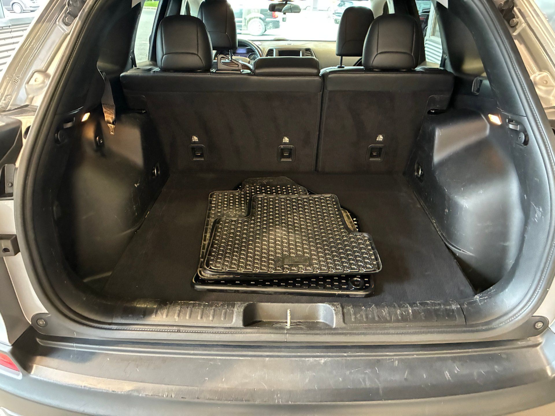 Jeep Cherokee 2019 - Thumbnail 20