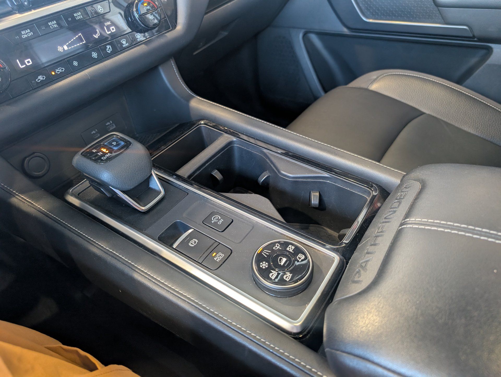 Nissan Pathfinder 2022 - Thumbnail 27