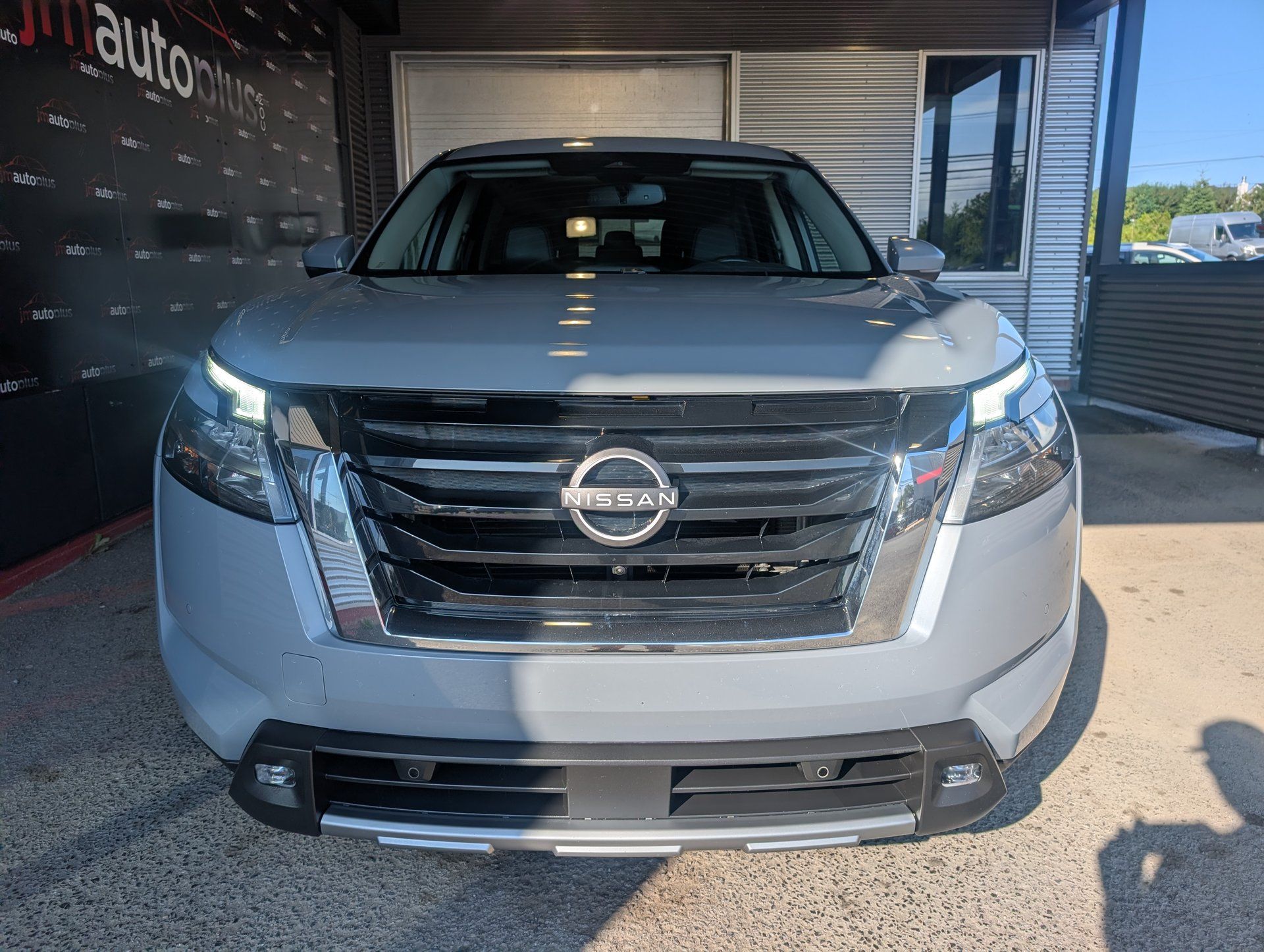 Nissan Pathfinder 2022 - Thumbnail 3