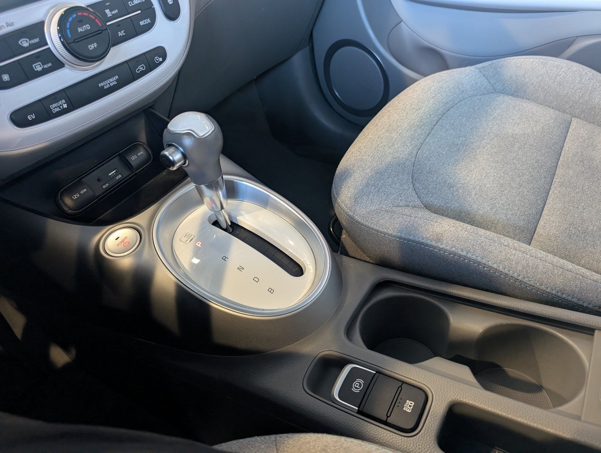Kia Soul EV 2019 - Thumbnail 25