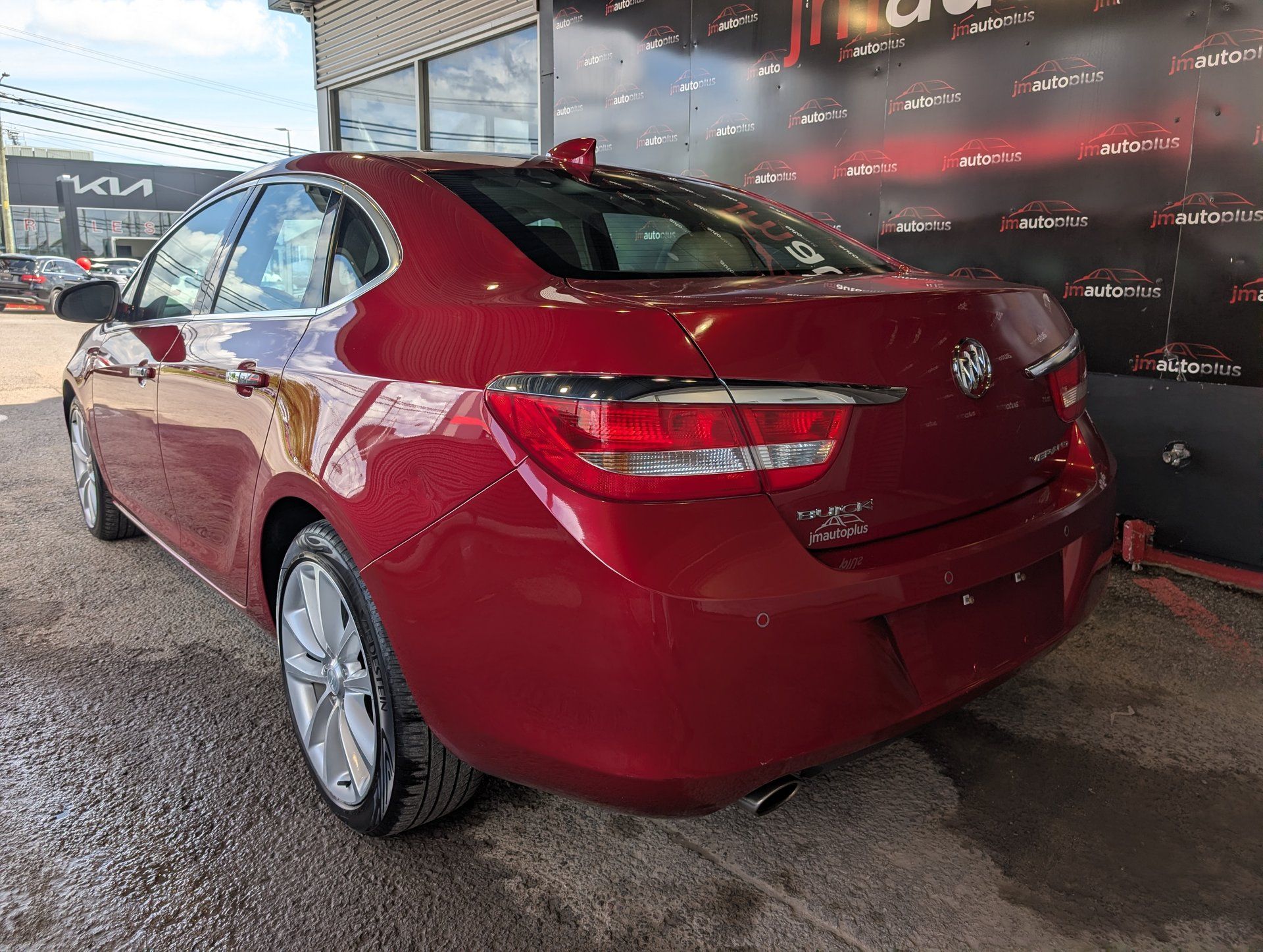 Buick Verano 2017 - Thumbnail 11