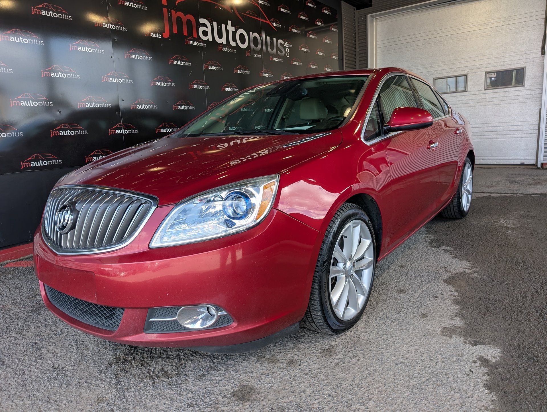 Buick Verano 2017 - Thumbnail 1
