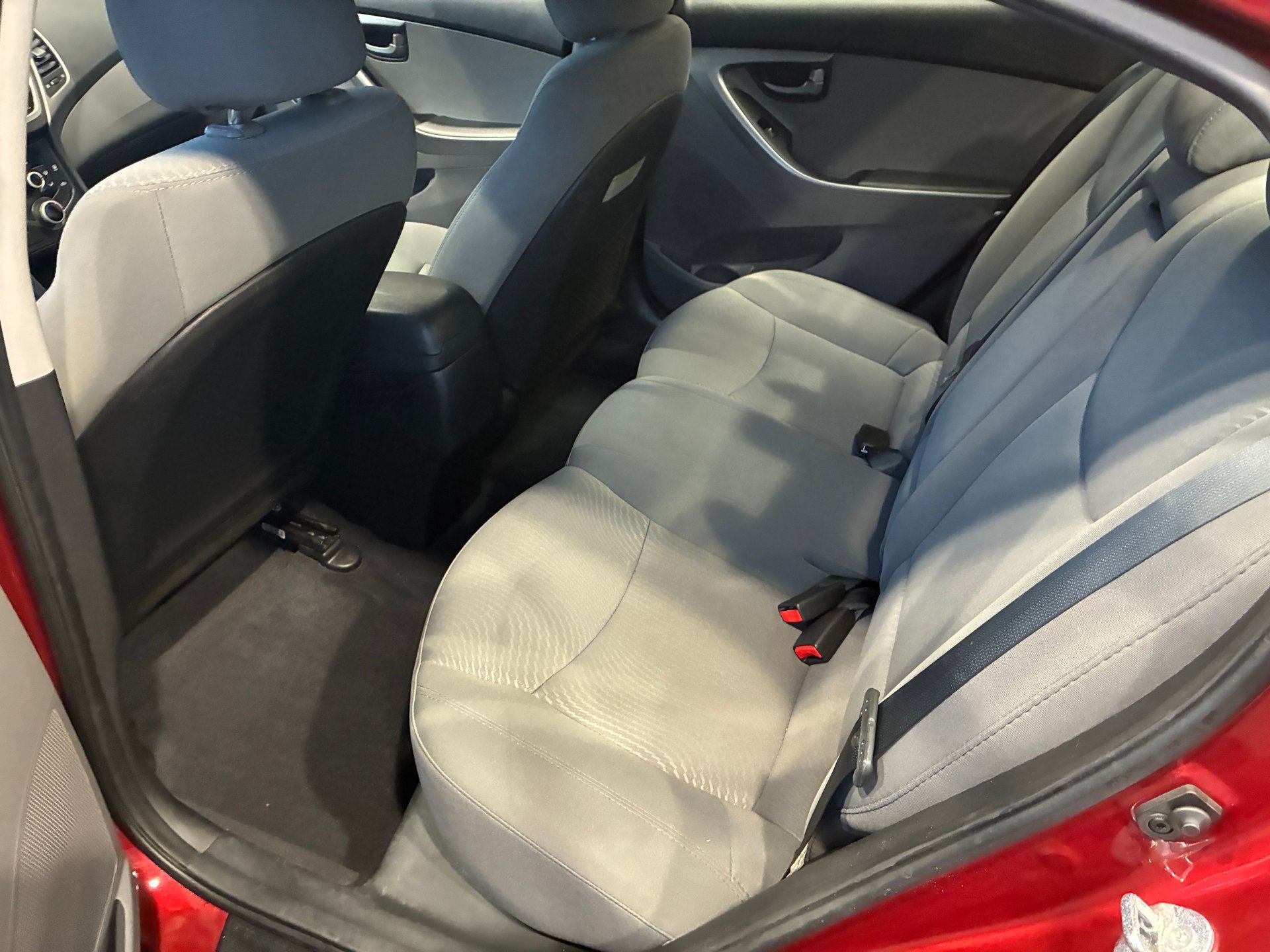 Hyundai Elantra 2016 - Thumbnail 8