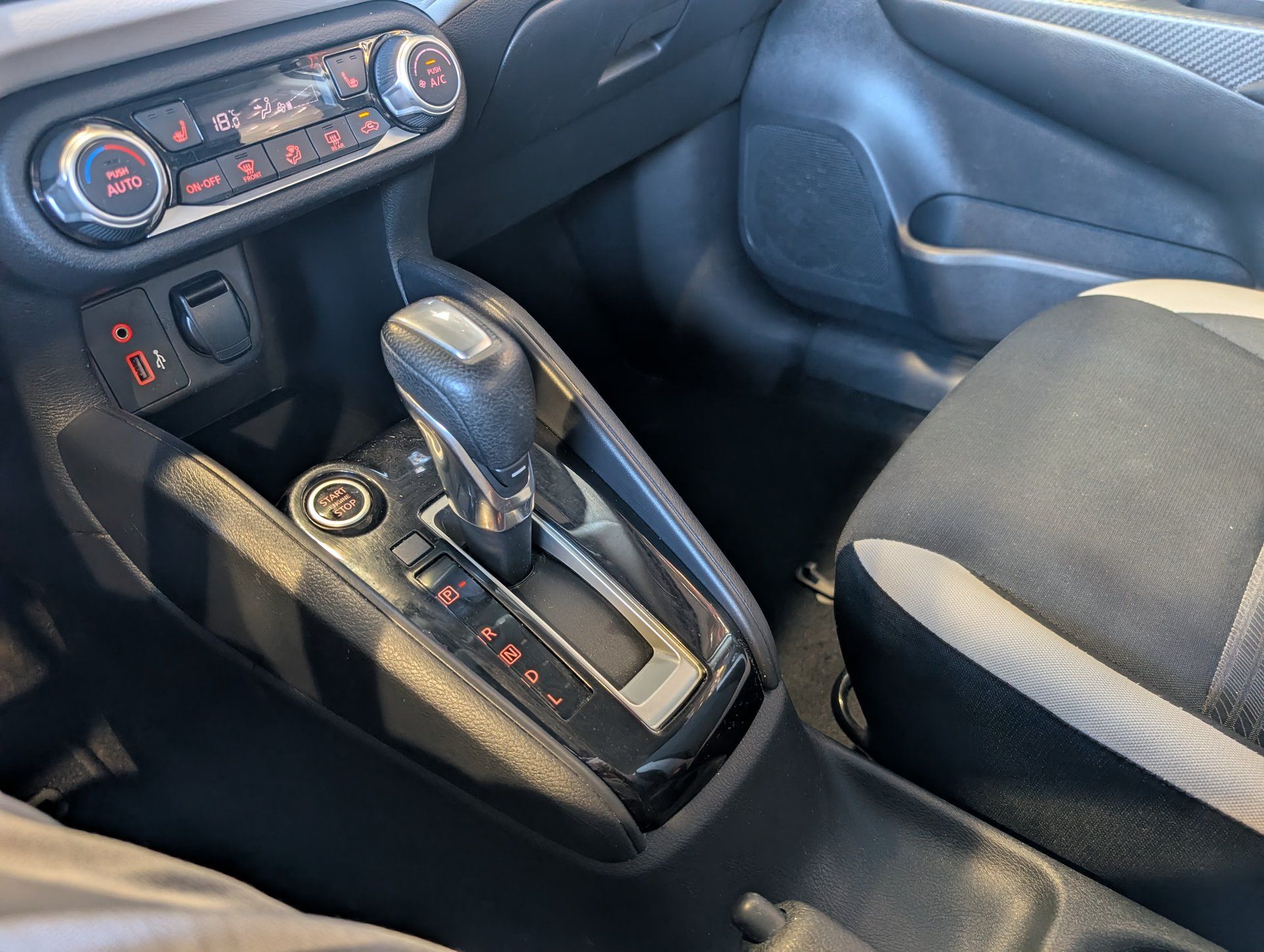 Nissan Versa 2021 - Thumbnail 23