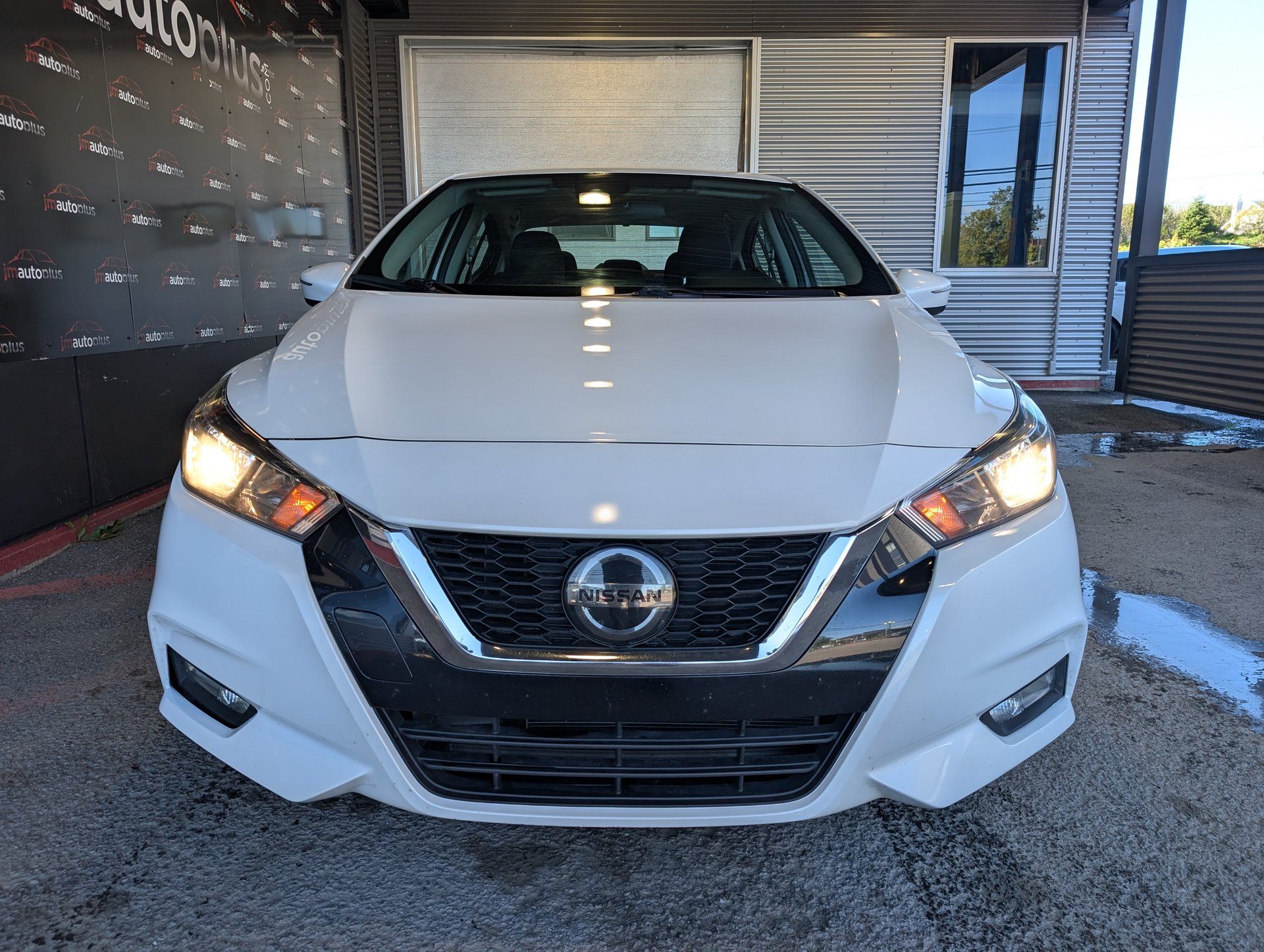 Nissan Versa 2021 - Thumbnail 3