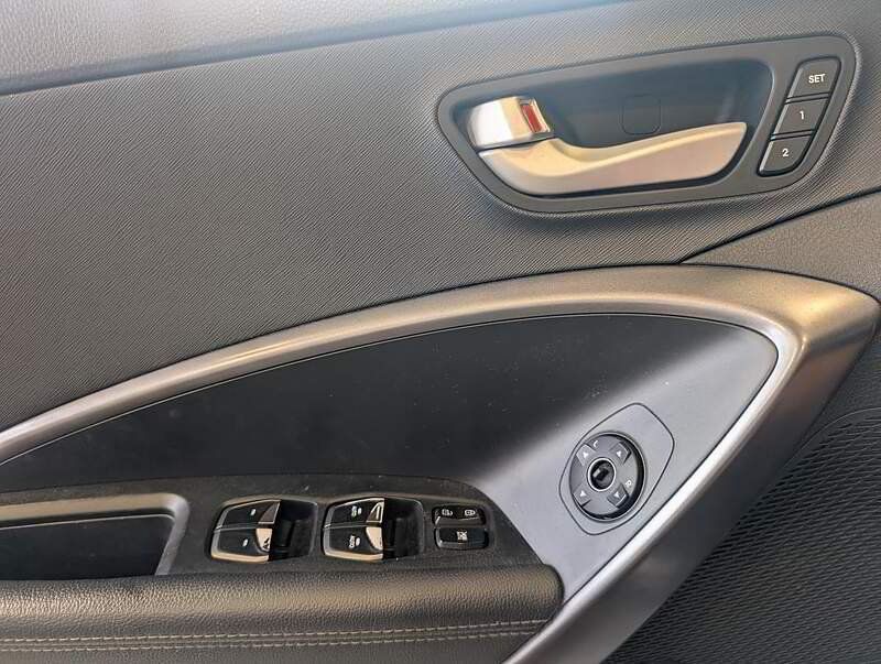 Hyundai Santa Fe Sport 2018 - Image 18