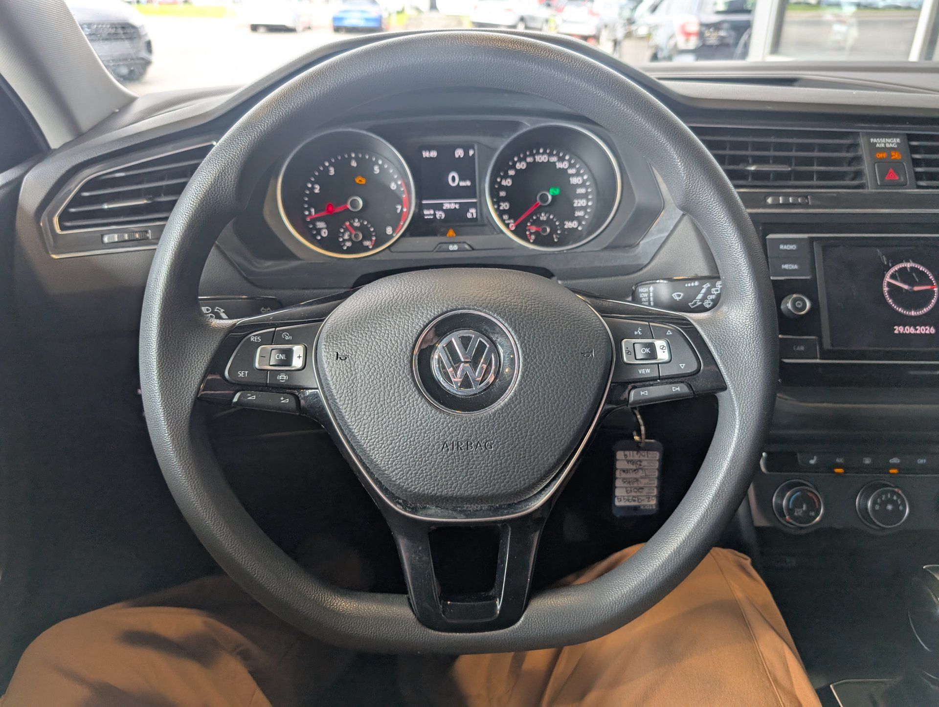 Volkswagen Tiguan 2019 - Image 10