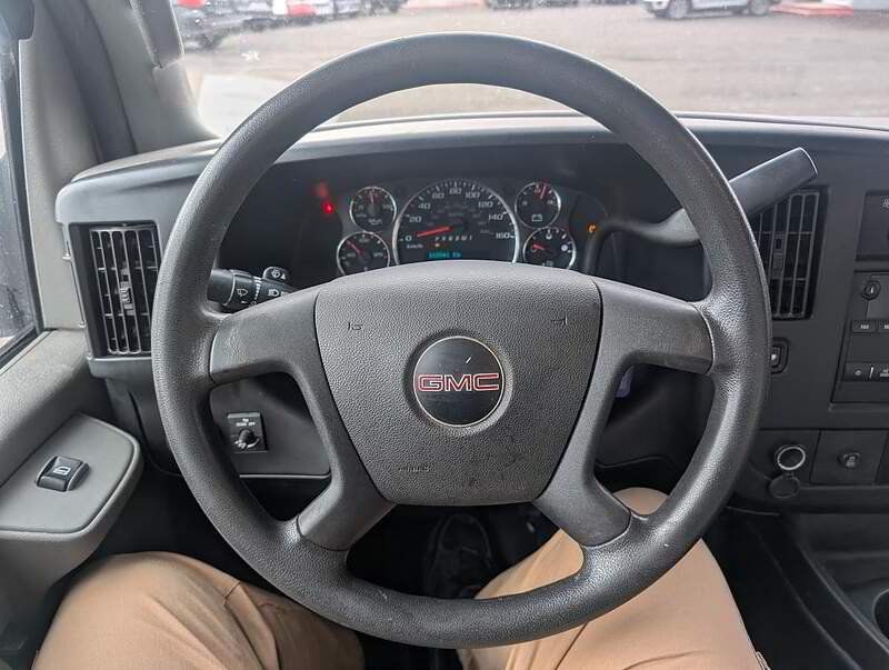 GMC Savana 2019 - Image 15