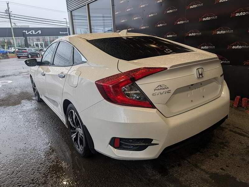 Honda Civic 2017 - Image 11