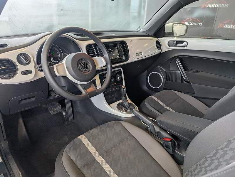 Volkswagen Beetle 2017 - Image 13