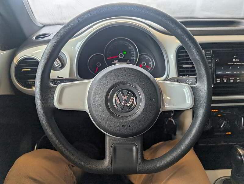 Volkswagen Beetle 2017 - Image 16