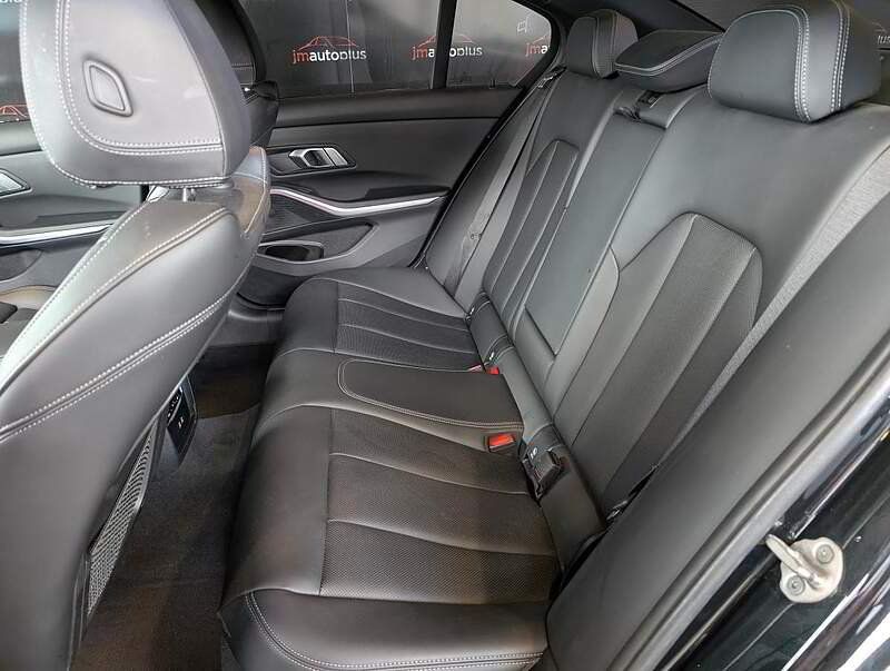 BMW 330i 2023 - Image 27