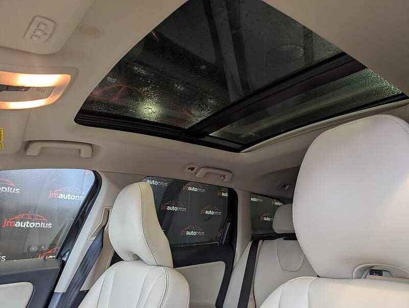 Volvo XC60 2017 - Image 16