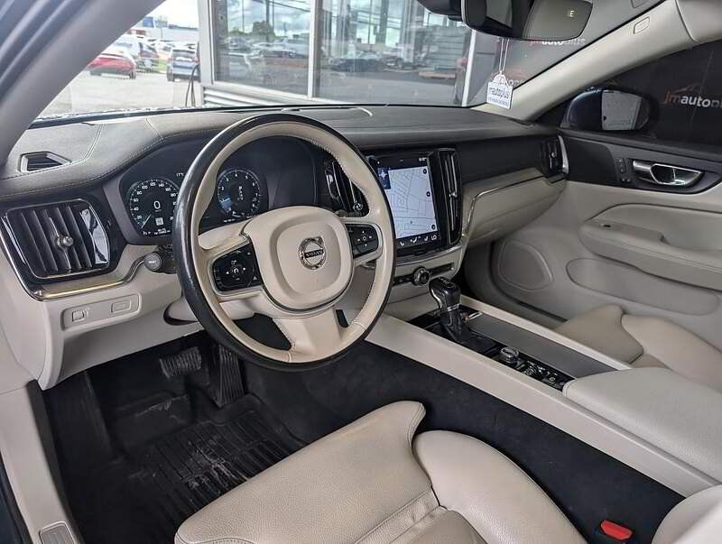 Volvo V60 2021 - Image 13