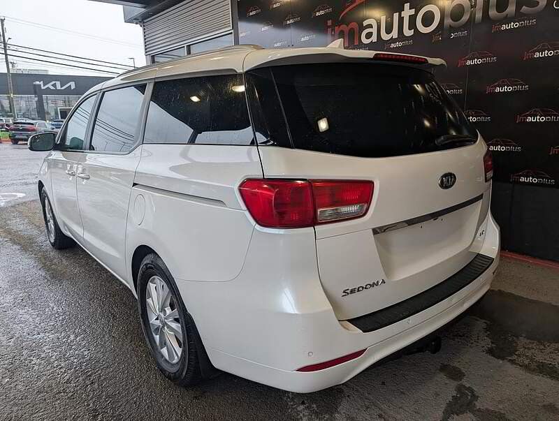 Kia Sedona 2016 - Image 11
