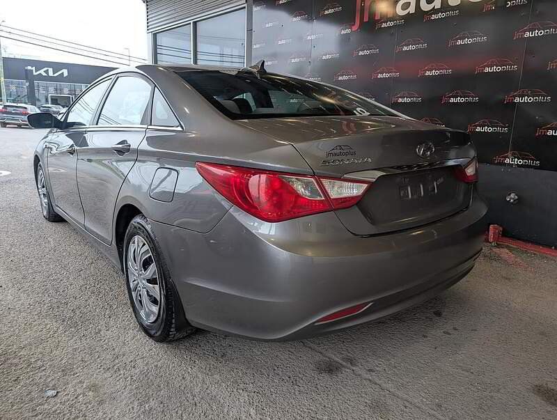 Hyundai Sonata 2013 - Image 11