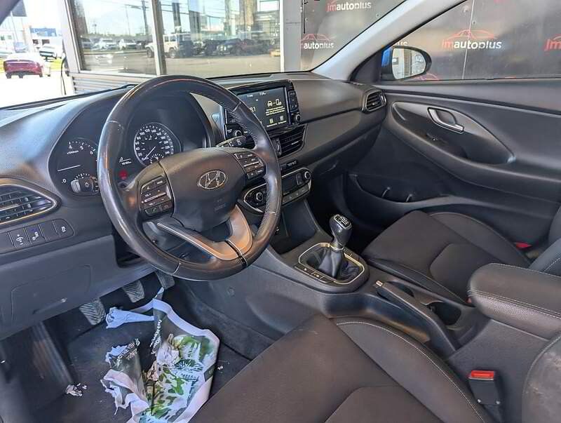 Hyundai Elantra GT 2018 - Image 14