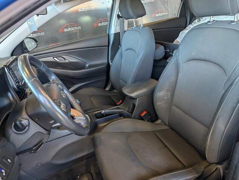 Hyundai Elantra GT 2018 - Image 15