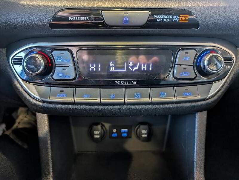 Hyundai Elantra GT 2018 - Image 26